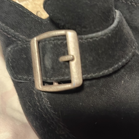 Adorable pair of UGG heels! - Picture 4 of 8